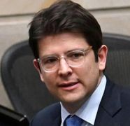 Un candidat la președinția Columbiei a fost împușcat în cap în timpul unui discurs de campanie
